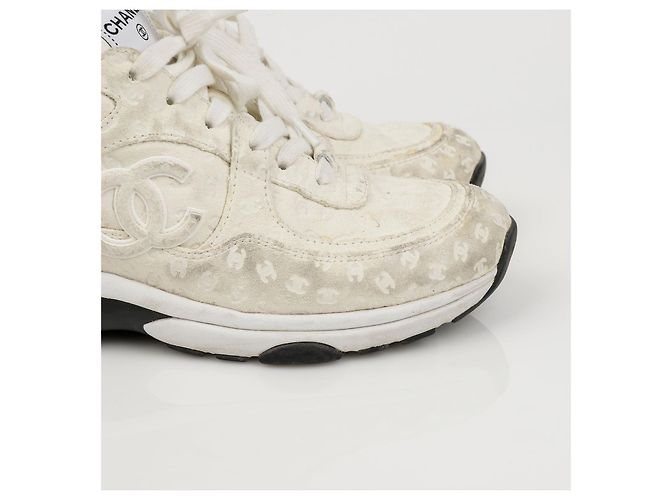Chanel Logo Play All Over Suede Sneaker White - Ansicht 4