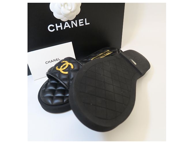 Chanel Mules matelassé con logo dorato - vista 10
