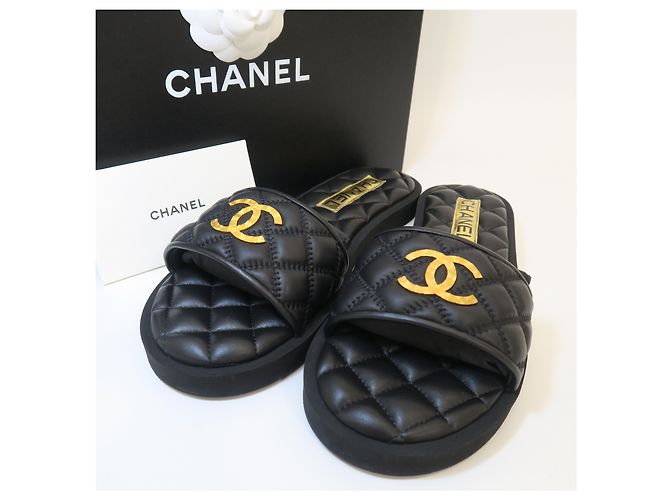 Chanel Mules matelassé con logo dorato - vista 11