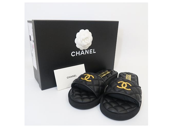 Chanel Mules matelassé con logo dorato - vista 2