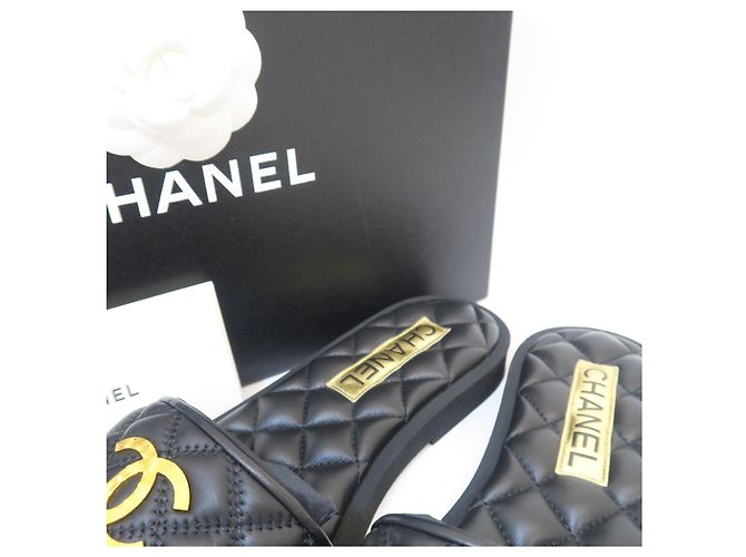 Chanel Mules matelassé con logo dorato - vista 5