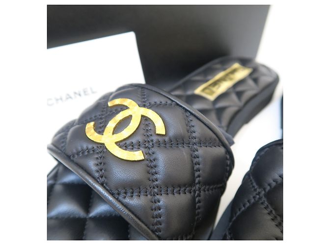 Chanel Mules matelassé con logo dorato - vista 6