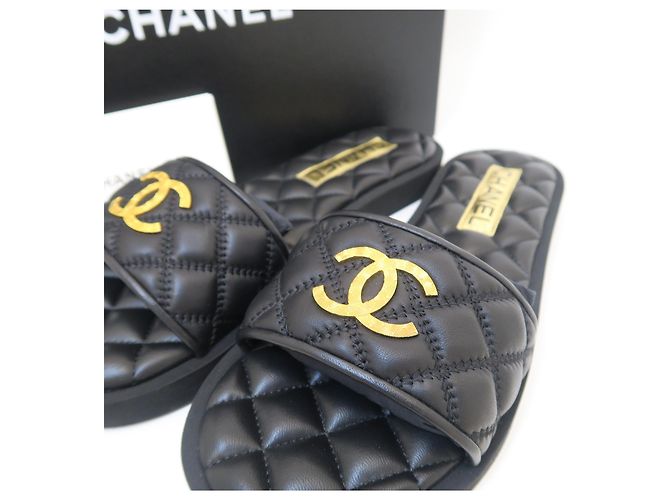 Chanel Mules matelassé con logo dorato - vista 8