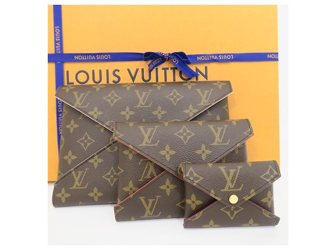 Louis Vuitton Pouch Kirigami in Monogram Canvas - vista 2
