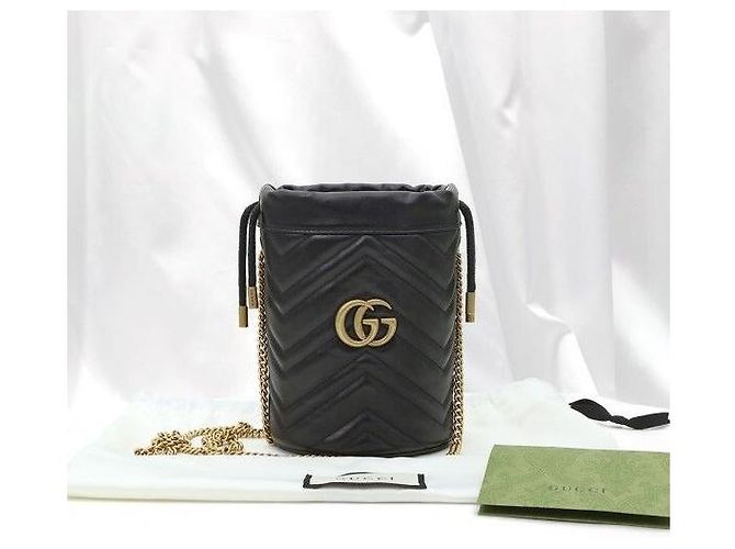 Gucci Mini Borsa a Secchiello GG Marmont in Matelassé Chevron Nera - vista 2
