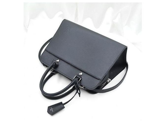 Louis Vuitton Banu MM Top Handle in pelle Epi nera - vista 5