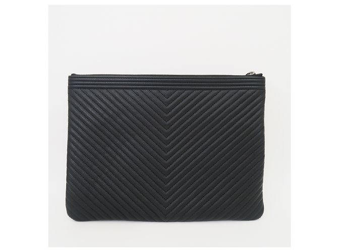 Chanel Classic Caviar Chevron Silver New Medium Clutch - vista 7