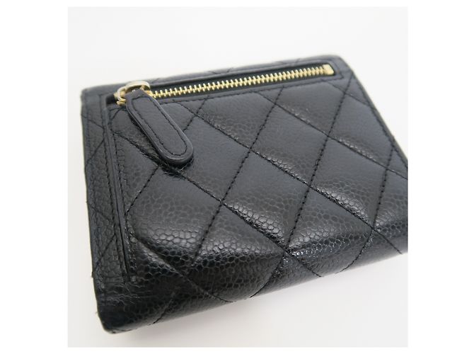 Chanel Small Flap Classic Wallet Caviar Black Gold - vista 5