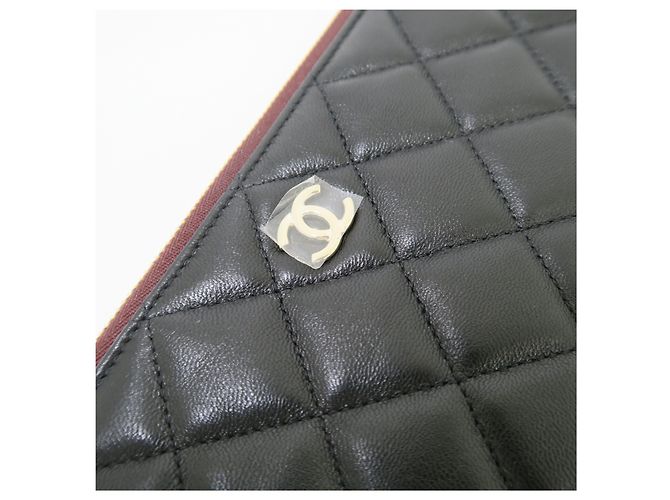 Chanel Clutch matelassé nera classica con logo CC dorato Large Series - vista 2