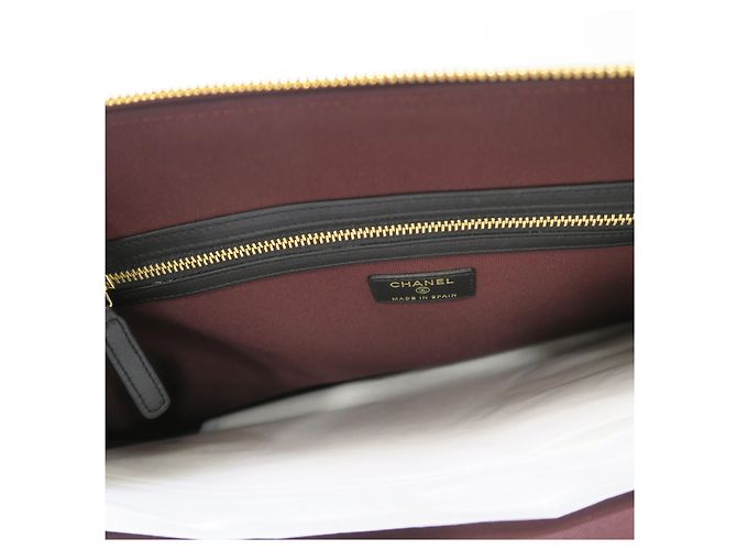 Chanel Clutch matelassé nera classica con logo CC dorato Large Series - vista 3