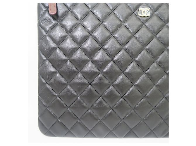 Chanel Clutch matelassé nera classica con logo CC dorato Large Series - vista 5