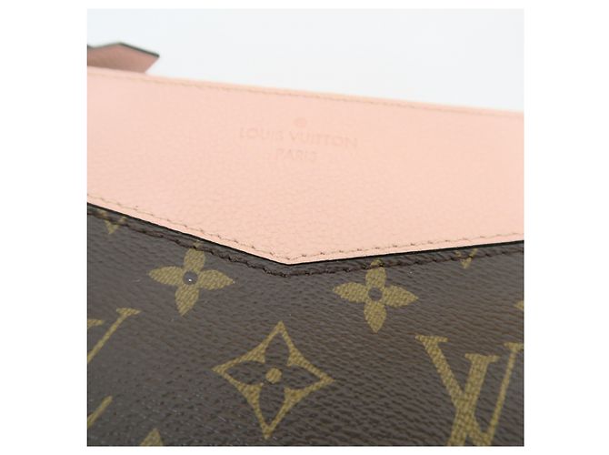 Louis Vuitton Pouch Daily Clutch in Monogram Canvas - vista 4