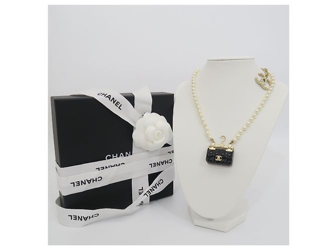 Chanel Collana di perle con pendente Logo Classic Back - vista 2