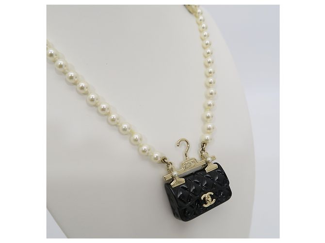 Chanel Collana di perle con pendente Logo Classic Back - vista 7