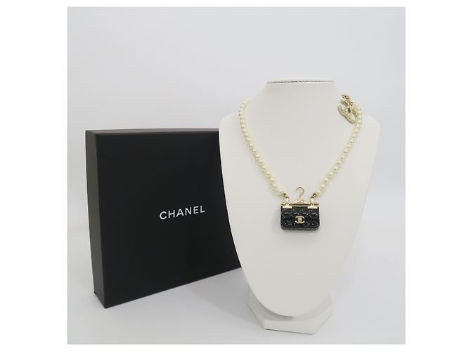 Chanel Collana di perle con pendente Logo Classic Back - vista 9