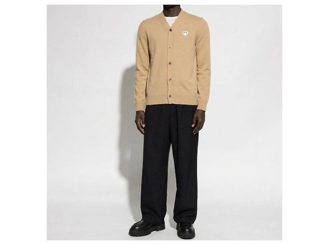 Comme Des Garcons Beiger Wollcardigan mit weißem Herz-Patch - Ansicht 5