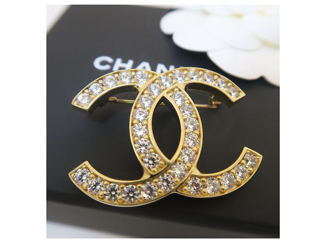 Chanel Spilla in cristallo con logo CC dorato - vista 4