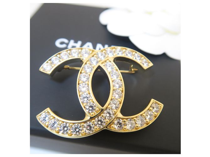 Chanel Spilla in cristallo con logo CC dorato - vista 5