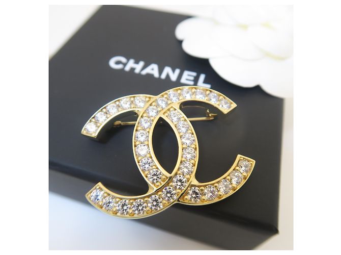 Chanel Spilla in cristallo con logo CC dorato - vista 8
