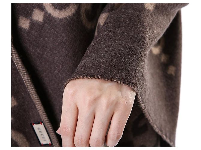 Gucci Poncho Capa Reversible Ancho de Cachemira Logo - vista 36