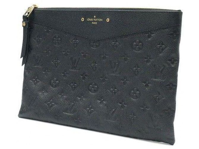 Louis Vuitton Pouch Daily Monogram Empreinte Nero - vista 3