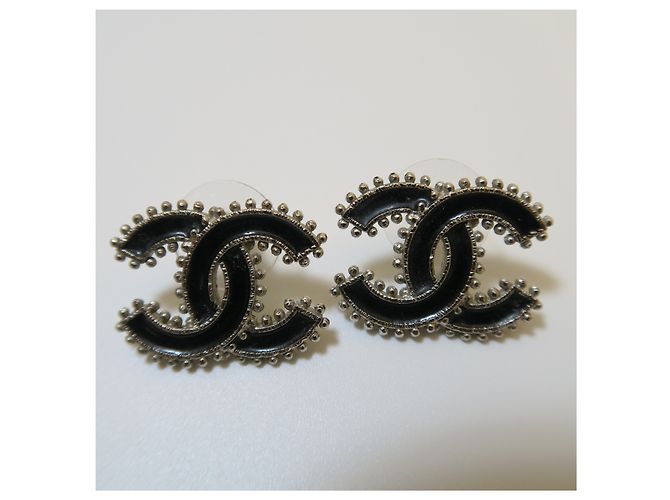 Chanel Orecchini CC Logo Argentati Neri - vista 5