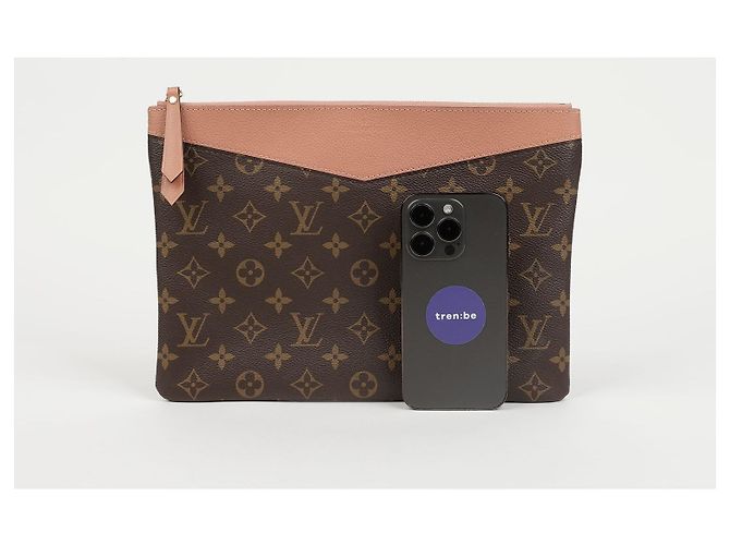 Louis Vuitton Daily Pouch Braun Beschichtetes Canvas - Ansicht 7