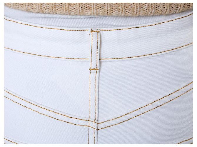 Tory Burch Vaqueros blancos cropped flare con costuras amarillas - vista 27