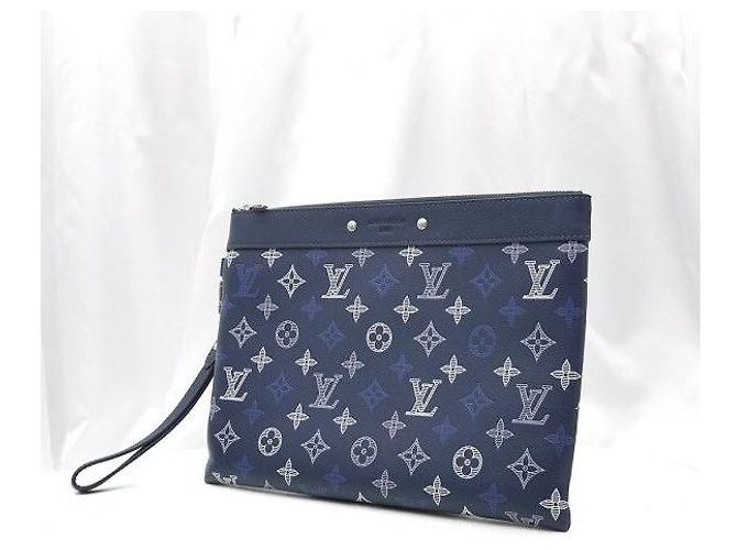 Louis Vuitton Clutch Pochette Accessoires in tela Shadow Monogram bicolore - vista 3