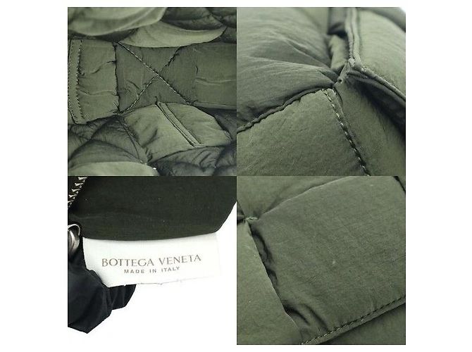 Bottega Veneta Borsa a Tracolla Medium Tech Cassette in Nylon Imbottito Intrecciato Dark Khaki - vista 7