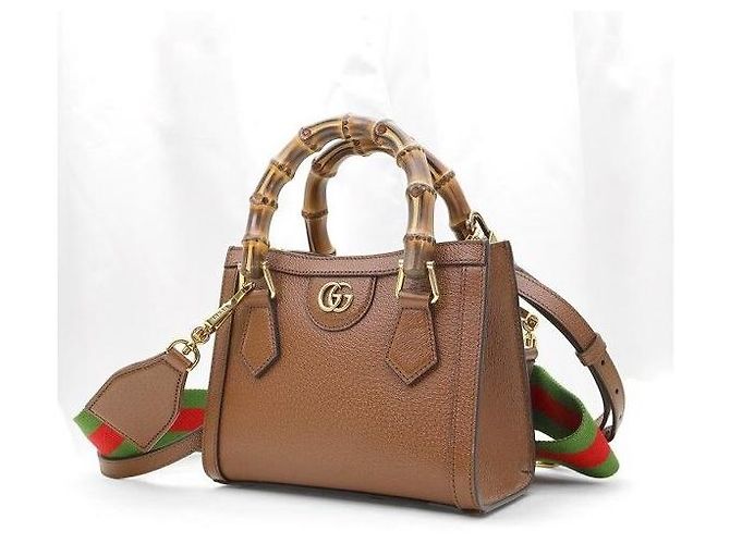 Gucci Borsa a tracolla Mini Diana in pelle marrone con bambù - vista 3