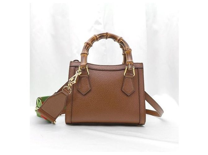 Gucci Borsa a tracolla Mini Diana in pelle marrone con bambù - vista 4