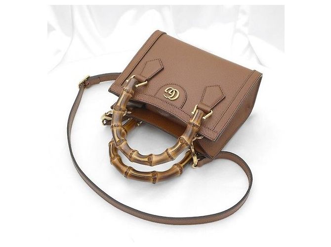 Gucci Borsa a tracolla Mini Diana in pelle marrone con bambù - vista 5