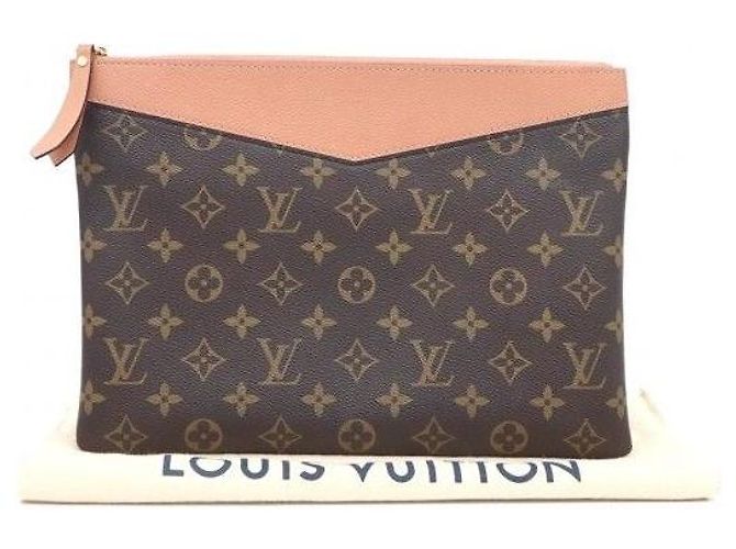 Louis Vuitton Pouch Clutch Daily Monogram Canvas Rose Powder - vista 2