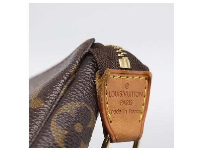 Louis Vuitton Pochette Accessoires Limited Edition Monogram Canvas Mini - vista 6