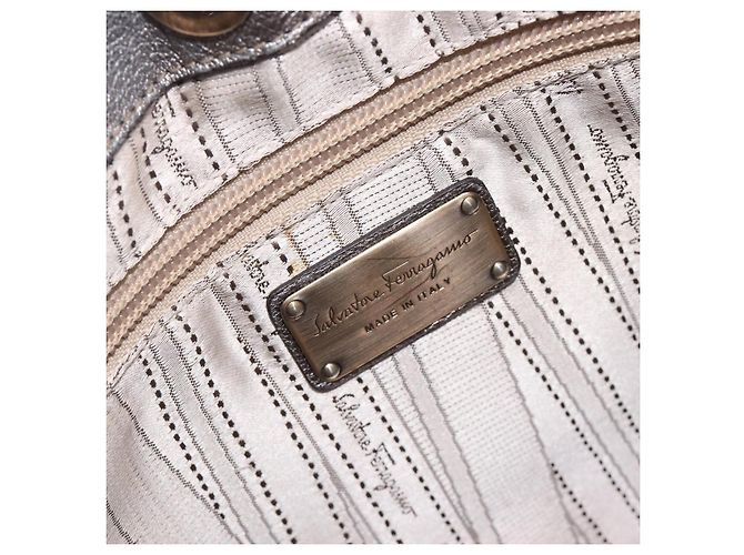 Salvatore Ferragamo Gancini Leather Medium - vista 6