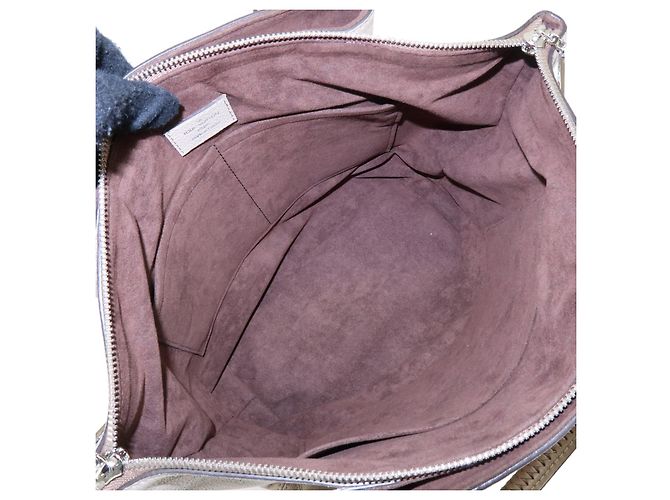 Louis Vuitton Haumea in pelle Mahina - vista 3