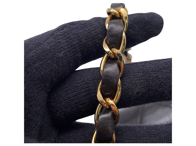 Borsa a tracolla con catena Chanel in pelle d'agnello nera - vista 12