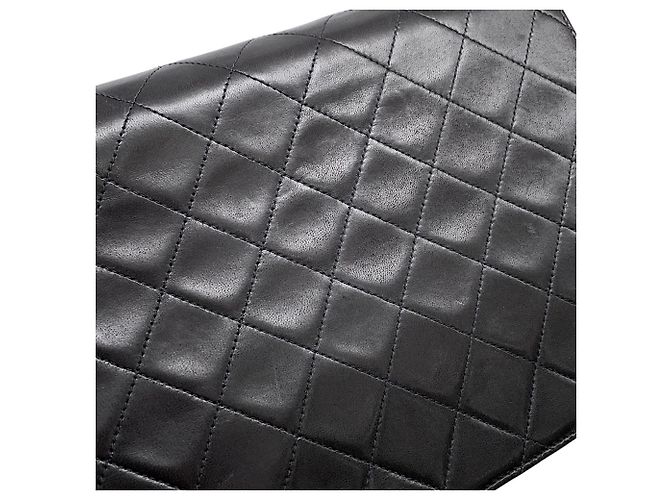 Borsa a tracolla con catena Chanel in pelle d'agnello nera - vista 8