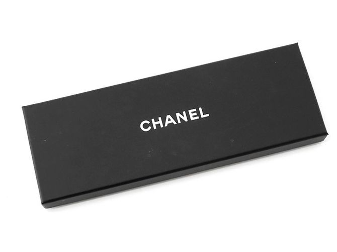 Foulard bandeau in seta Chanel bianco e nero camelia - vista 10