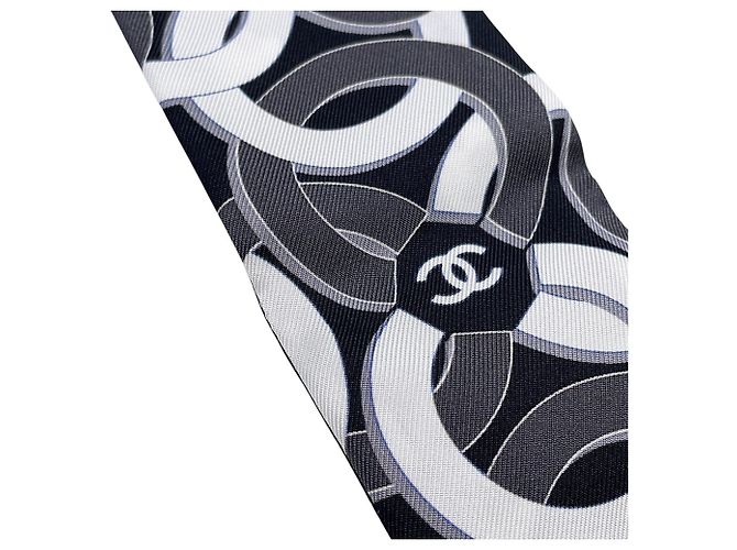 Foulard bandeau in seta Chanel bianco e nero camelia - vista 6