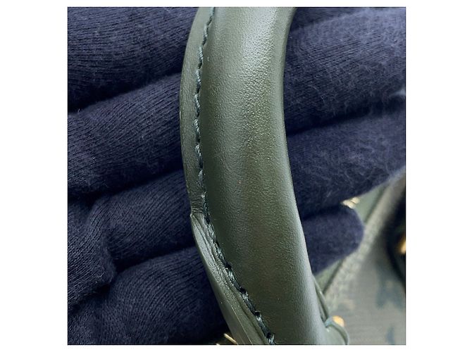 Louis Vuitton Monogram Surplus Keepall Bandoulière 25 - vista 10