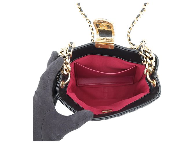Borsa a tracolla con catena Chanel in lambskin nero - vista 6
