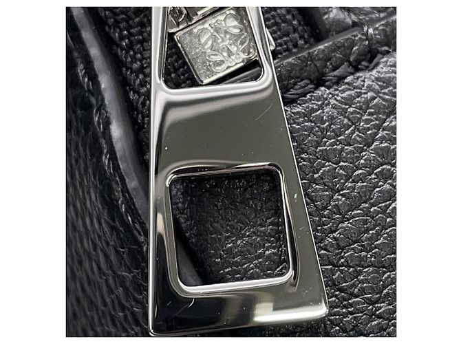 Loewe Black Grain Calf Leather Shoulder Bag - view 7