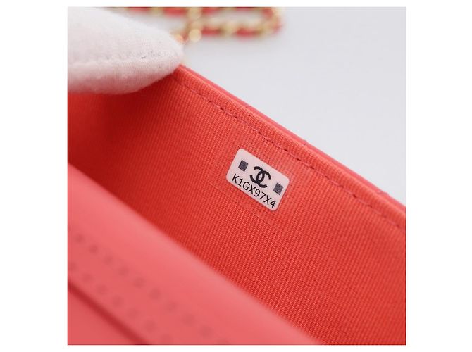 Chanel Wallet on Chain aus gestepptem Lammleder mit texturiertem CC - Ansicht 7