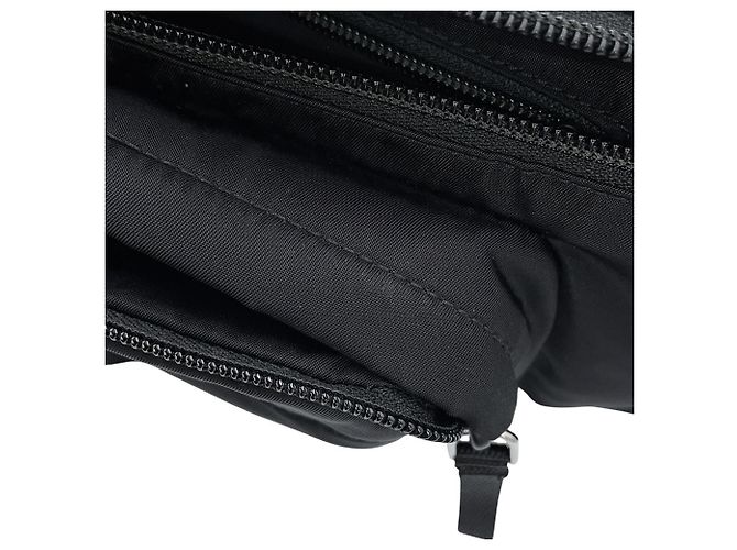 Borsa a tracolla Prada in nylon nero con triangolo - vista 8