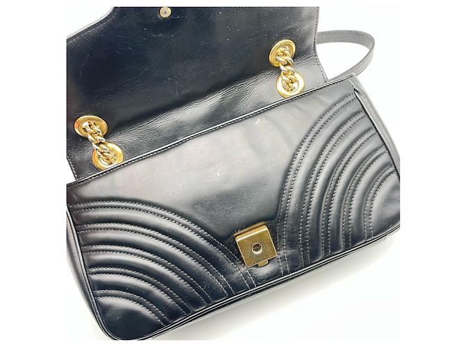 Gucci GG Marmont Flap Matelasse Leather Medium - vista 3