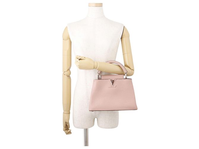 Borsa Louis Vuitton Capucines BB - vista 4