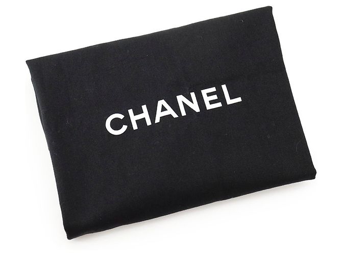 Borsa a tracolla Chanel Matelassé con catena - vista 17
