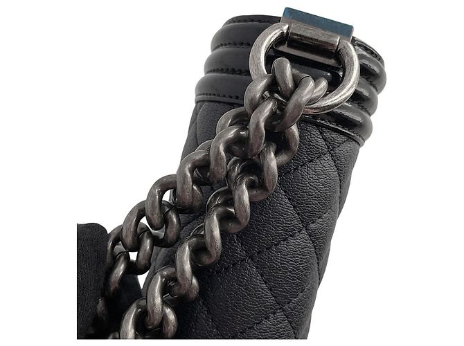 Borsa a tracolla Chanel Matelassé Black Chain - vista 16